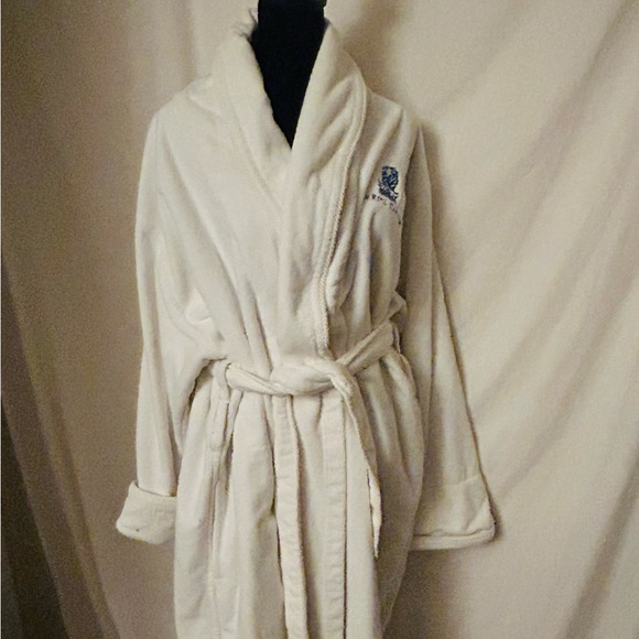 The Ritz-Carlton White Plush Robe - Picture 2 of 8